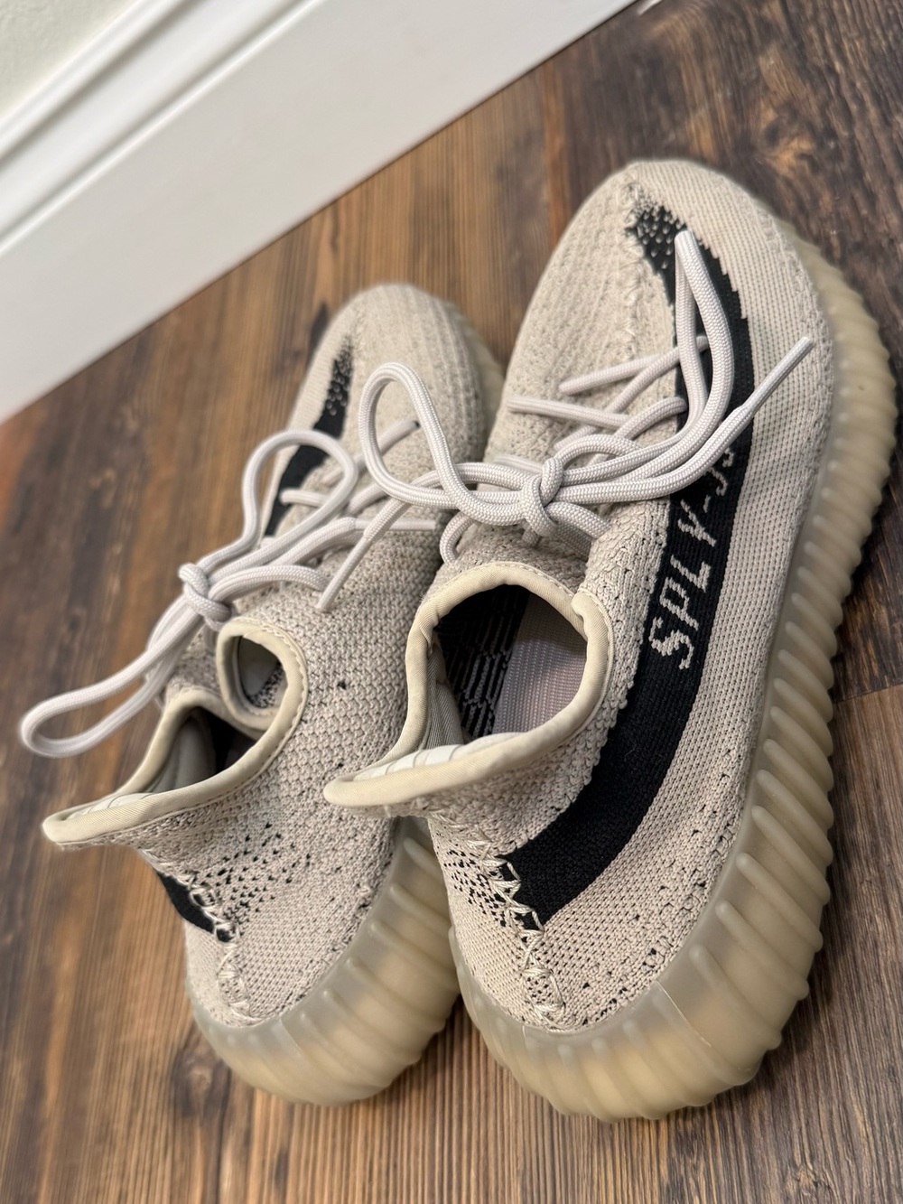 adidas Yeezy Boost 350 V2 “Zebra” – Men’s Size 10